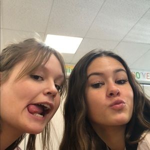 Meet your Posher, Becca